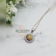 Load image into Gallery viewer, Sunflower Necklace
