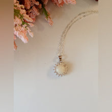 Load image into Gallery viewer, Sunflower Necklace
